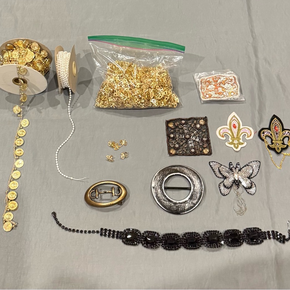Lot of  vintage supplies for crafts, buttons, belt buckles, patches